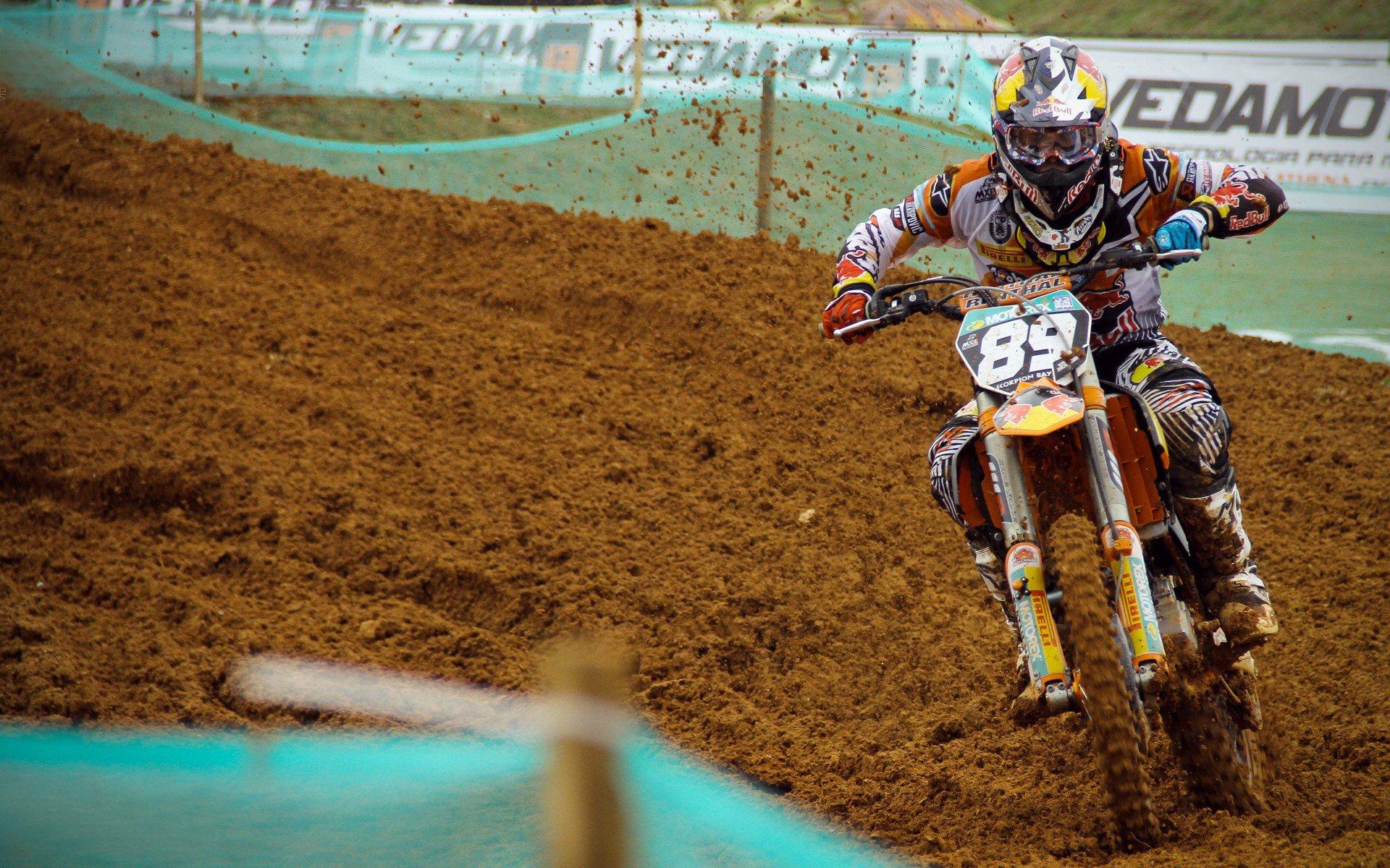 纳达尔强势回归法网，红土之王再展统治力