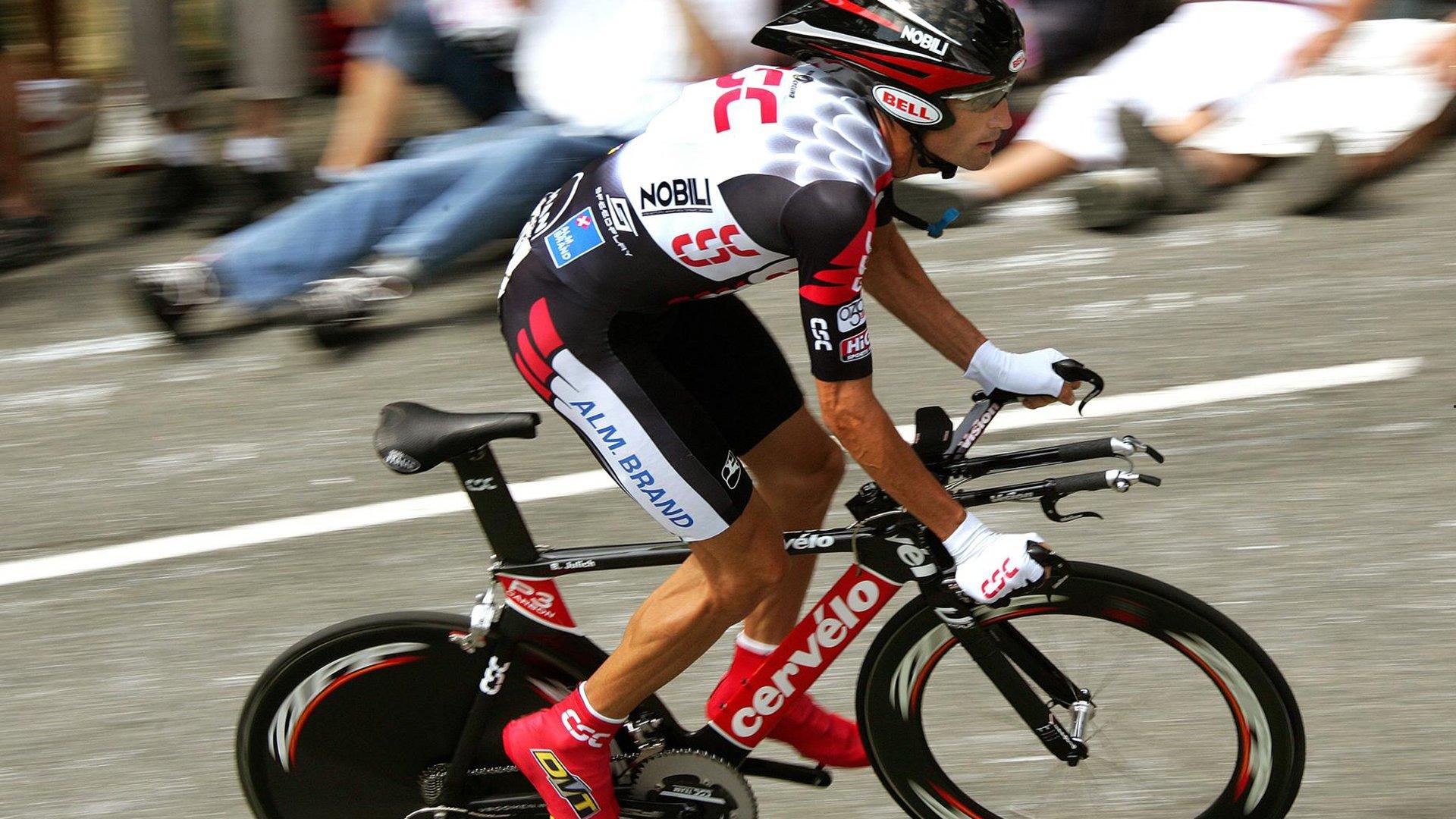 NBA总决赛激战正酣 勇士队逆转取胜夺赛点